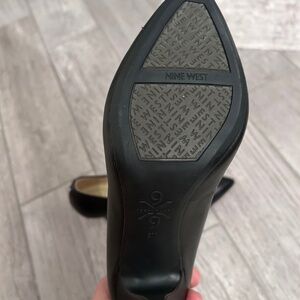 Black Leather Pumps Size 8 LIKE NEW